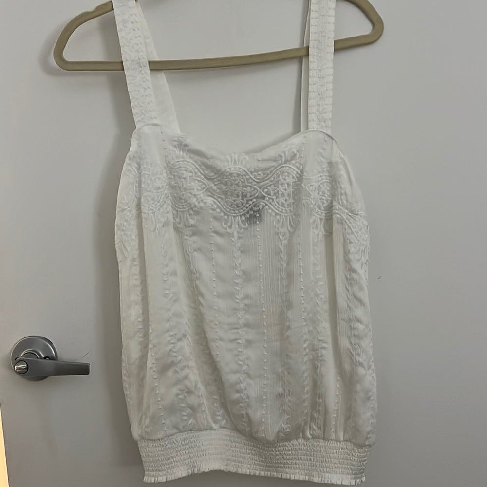 White House | Black Market white top